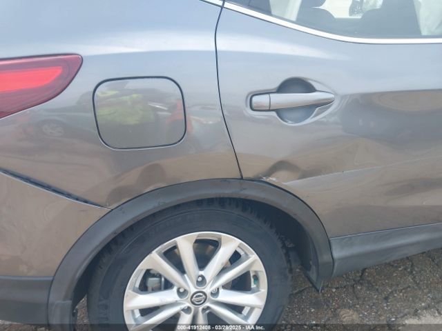 JN1BJ1CP2KW217072 Nissan Rogue Sport Sv