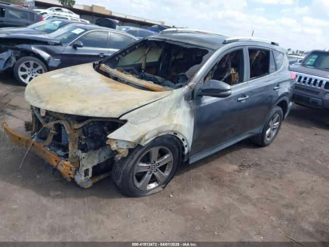 JTMWFREV6FJ028695 Toyota Rav4 Xle