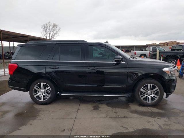 1FMJU1HT1NEA49551 Ford Expedition Xlt