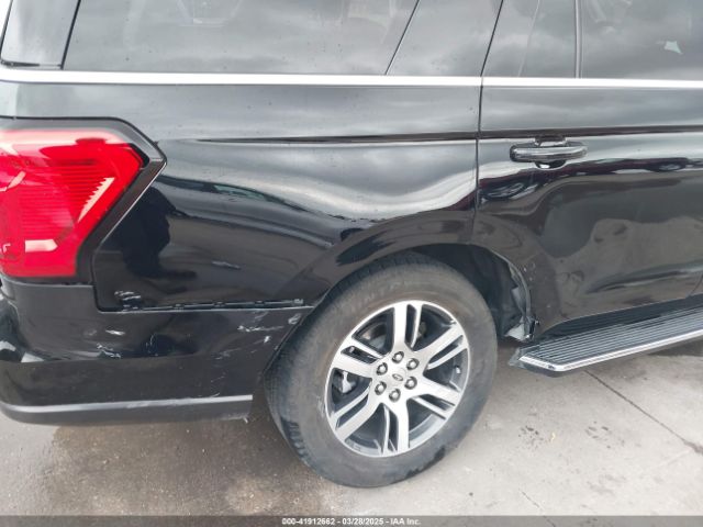 1FMJU1HT1NEA49551 Ford Expedition Xlt