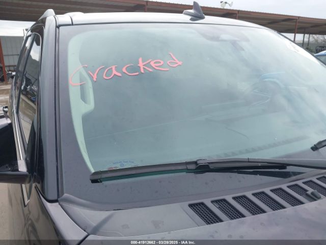 1FMJU1HT1NEA49551 Ford Expedition Xlt