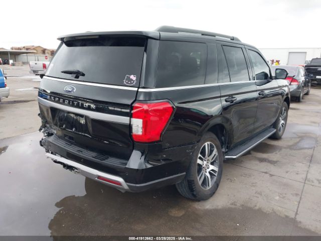 1FMJU1HT1NEA49551 Ford Expedition Xlt