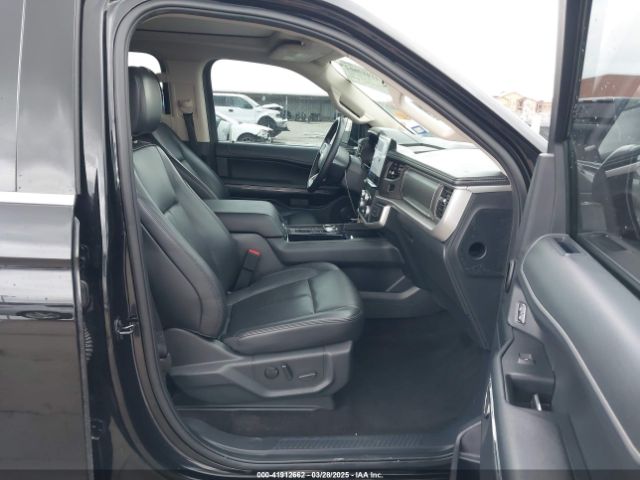 1FMJU1HT1NEA49551 Ford Expedition Xlt