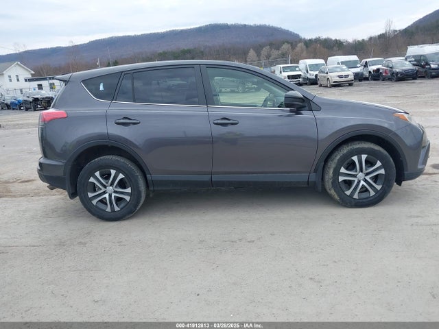JTMBFREV4JJ742428 Toyota RAV4 LE