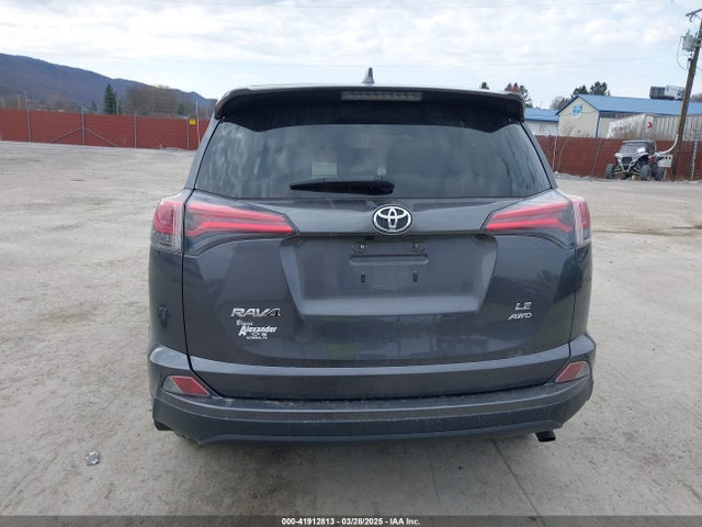 JTMBFREV4JJ742428 Toyota RAV4 LE