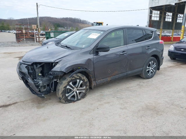 JTMBFREV4JJ742428 Toyota RAV4 LE