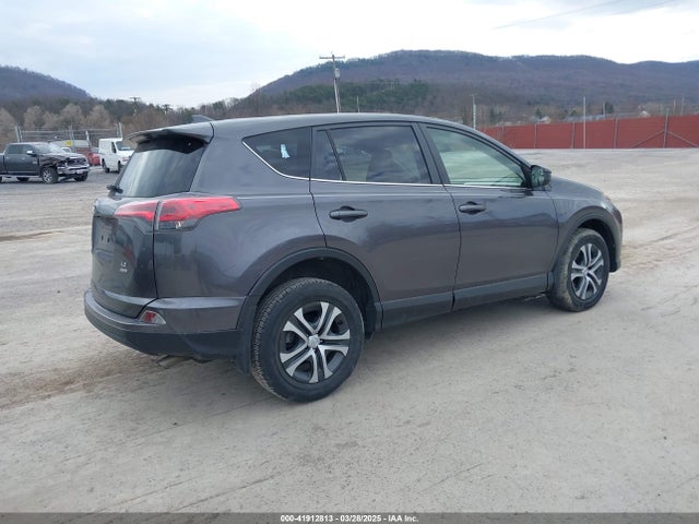 JTMBFREV4JJ742428 Toyota RAV4 LE