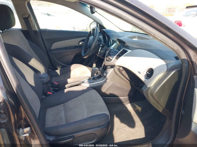 1G1PA5SH2E7478889 Chevrolet Cruze Ls Auto