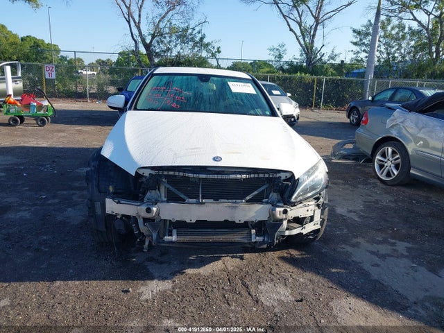 55SWF4KB4FU036068 Mercedes-Benz C 300 4matic/luxury 4matic/sport 4matic
