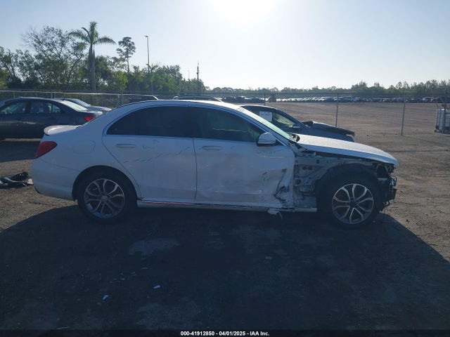 55SWF4KB4FU036068 Mercedes-Benz C 300 4matic/luxury 4matic/sport 4matic