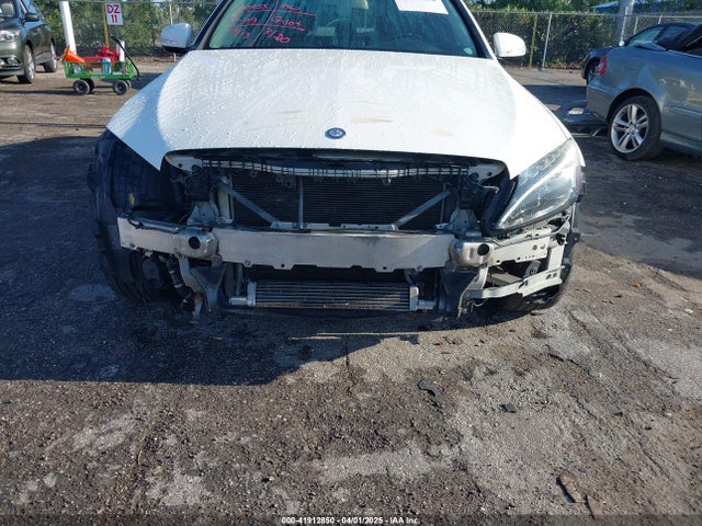 55SWF4KB4FU036068 Mercedes-Benz C 300 4matic/luxury 4matic/sport 4matic