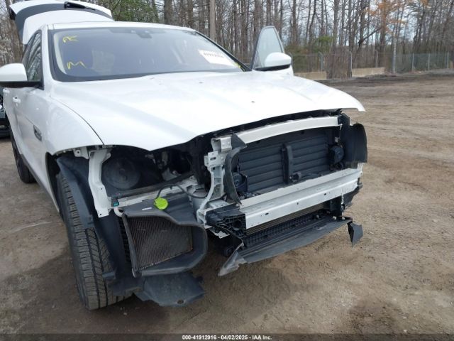 SADCJ2FX7JA295057 Jaguar F-pace 25t Premium