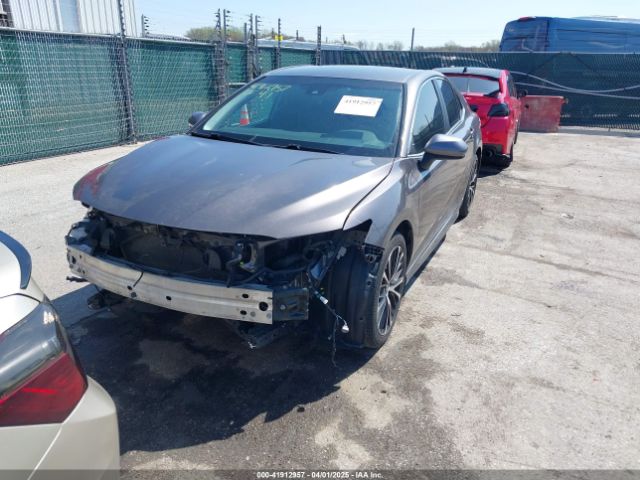 4T1B11HK2JU113469 Toyota CAMRY SE