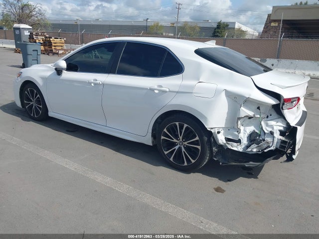 4T1B11HK3JU674425 Toyota CAMRY SE