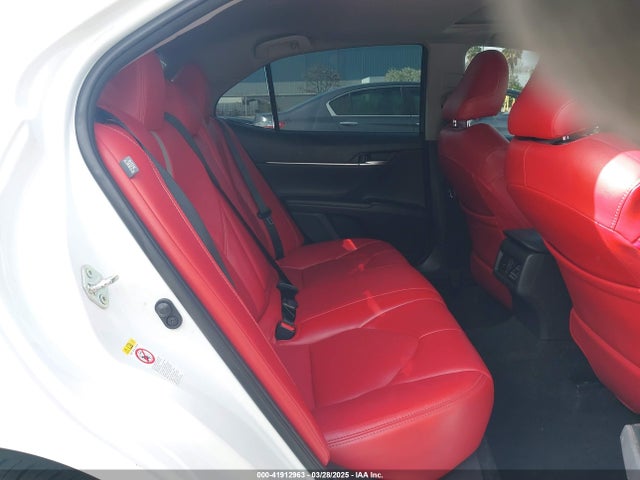 4T1B11HK3JU674425 Toyota CAMRY SE