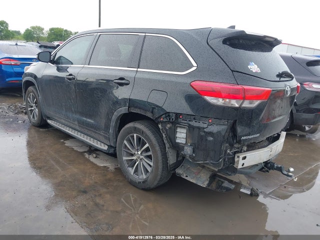 5TDKZRFH3HS523795 Toyota Highlander Xle