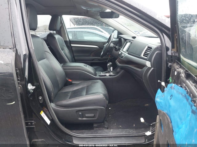 5TDKZRFH3HS523795 Toyota Highlander Xle