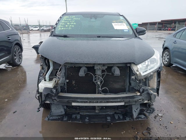 5TDKZRFH3HS523795 Toyota Highlander Xle