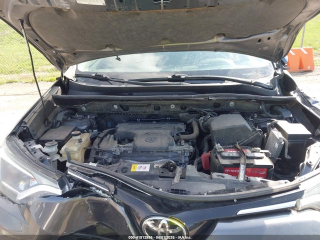 Toyota Rav4 Xle 2017 JTMRFREV1HJ704437 Image 10