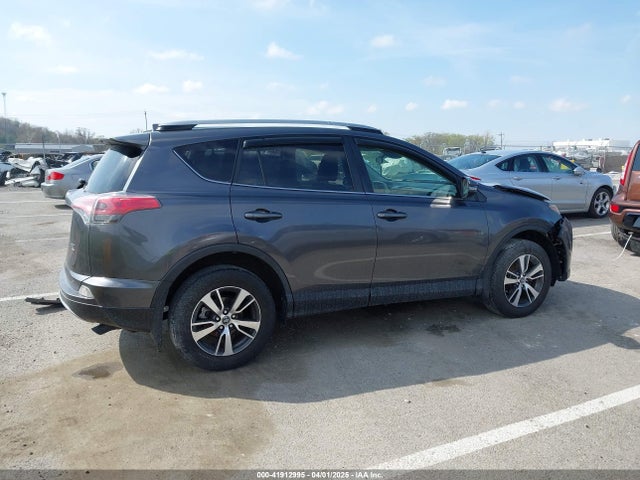 Toyota Rav4 Xle 2017 JTMRFREV1HJ704437 Image 13