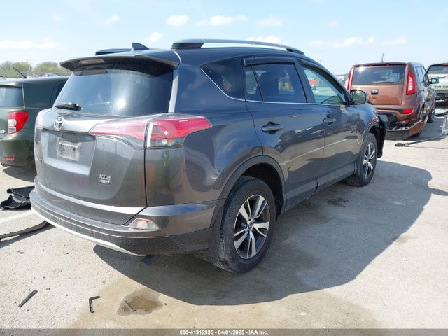 Toyota Rav4 Xle 2017 JTMRFREV1HJ704437 Image 4