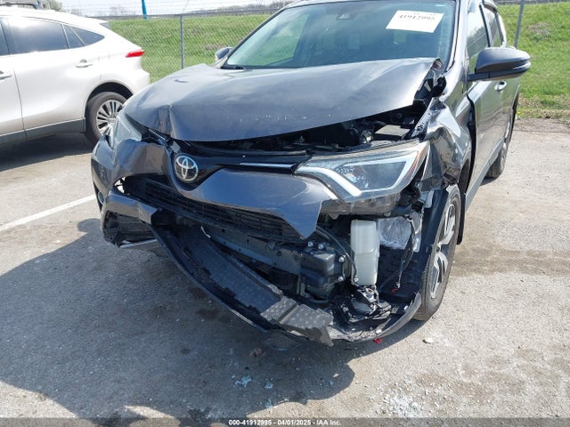Toyota Rav4 Xle 2017 JTMRFREV1HJ704437 Image 6