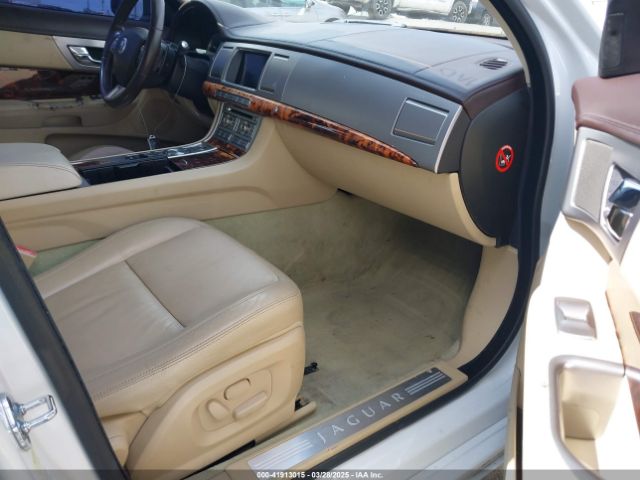 2011 JAGUAR XF SAJWA0FB9BLS06484 Photo 4