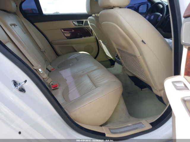 2011 JAGUAR XF SAJWA0FB9BLS06484 Photo 7