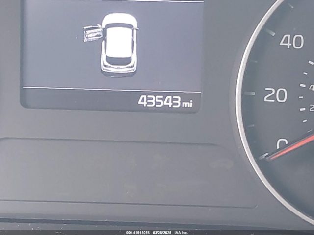 KNDEUCAAXN7270001 KIA SELTOS S