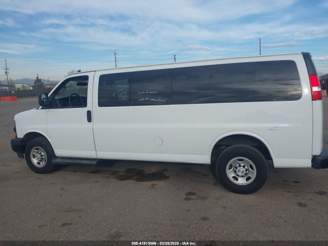 1GAZGNFP9N1284629 Chevrolet Express Passenger Rwd 3500 Extended Wheelbase Ls