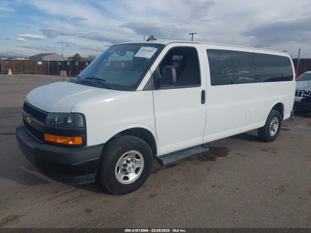 1GAZGNFP9N1284629 Chevrolet Express Passenger Rwd 3500 Extended Wheelbase Ls
