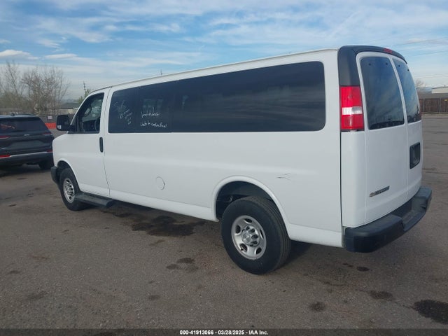 1GAZGNFP9N1284629 Chevrolet Express Passenger Rwd 3500 Extended Wheelbase Ls