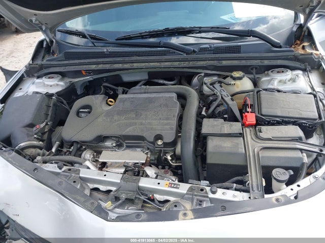 1G1ZD5ST9KF107136 Chevrolet MALIBU LT