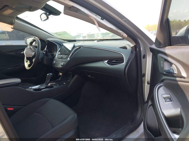 1G1ZD5ST9KF107136 Chevrolet MALIBU LT