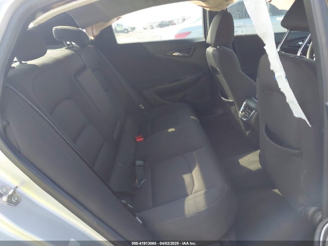 1G1ZD5ST9KF107136 Chevrolet MALIBU LT
