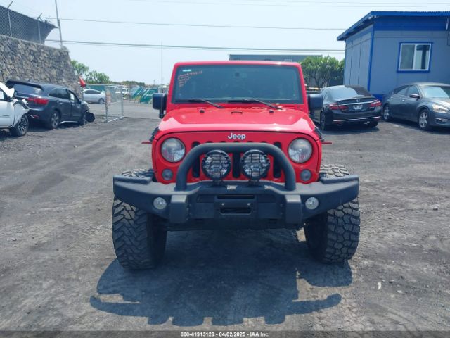 1C4BJWFG0EL326979 Jeep Wrangler Unlimited Rubicon