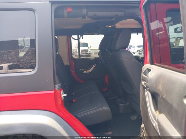 1C4BJWFG0EL326979 Jeep Wrangler Unlimited Rubicon