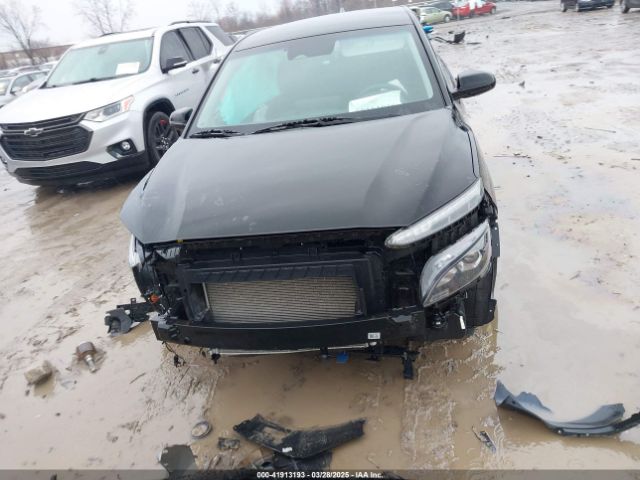 KM8K22ABXNU840166 Hyundai Kona Se