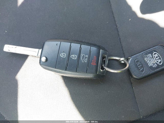 KNDJN2A2XJ7903749 KIA Soul