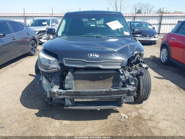 KNDJN2A2XJ7903749 KIA Soul