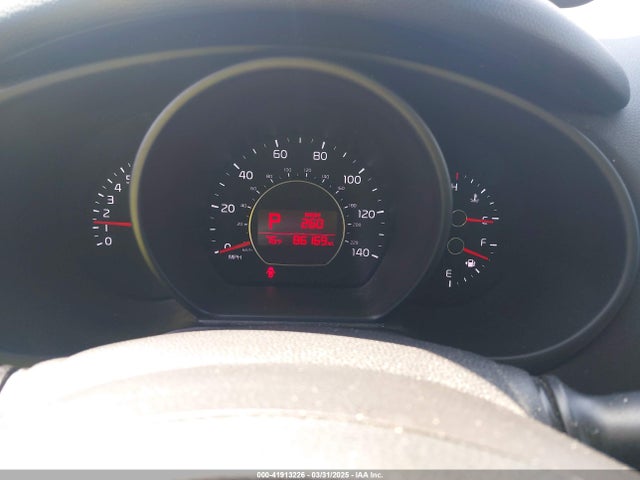 KNDJN2A2XJ7903749 KIA Soul