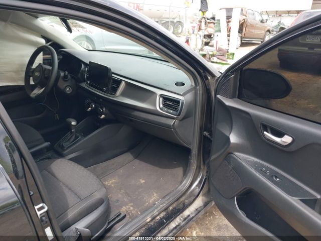 3KPA24AD4ME400227 KIA RIO LX