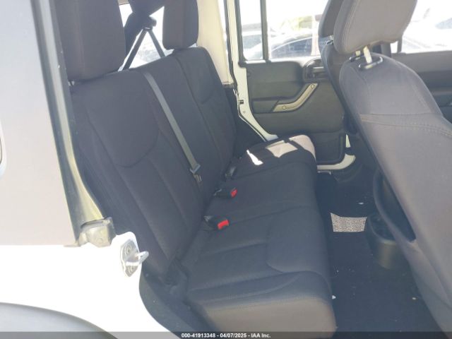 1C4BJWDG1EL121190 Jeep Wrangler Unlimited Sport