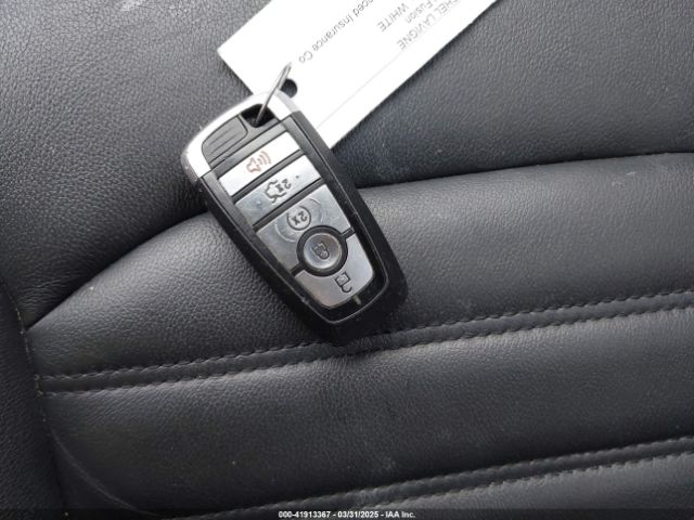 3FA6P0HD9JR130315 Ford FUSION SE