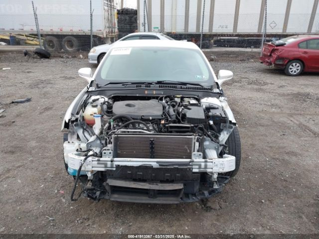 3FA6P0HD9JR130315 Ford FUSION SE
