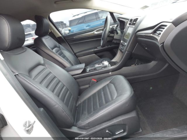3FA6P0HD9JR130315 Ford FUSION SE