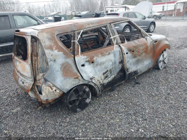 KNDJN2A22E7055324 KIA Soul !