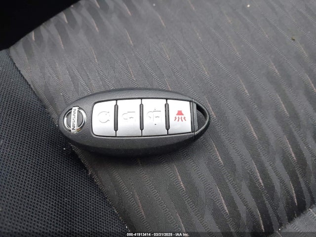 JN8AT2MV8HW268000 Nissan ROGUE SV