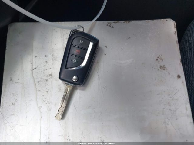 2T3H1RFV4MC098444 Toyota RAV4 LE