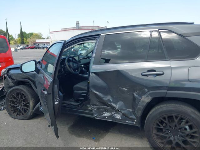 2T3H1RFV4MC098444 Toyota RAV4 LE